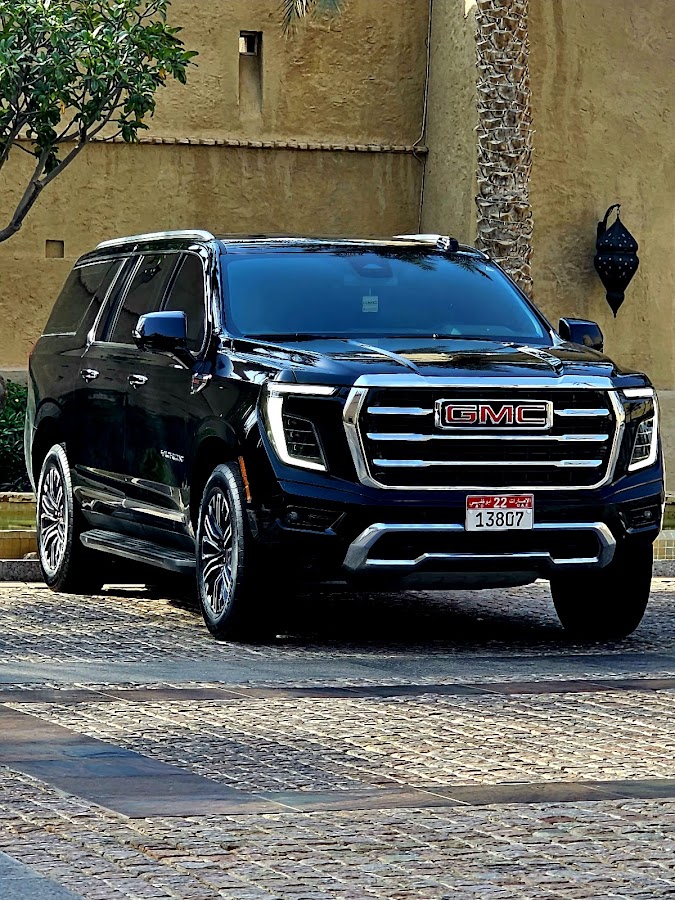 TOP CLASS LIMO TRANSPORTATION VIA LUXIRIOUS CARS — photo 3