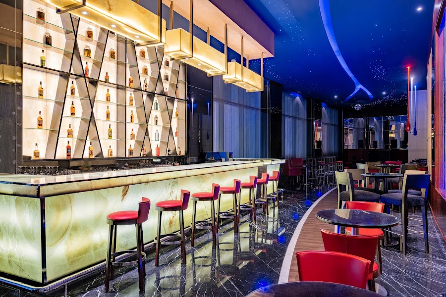 Glo Cocktail Bar — photo 4