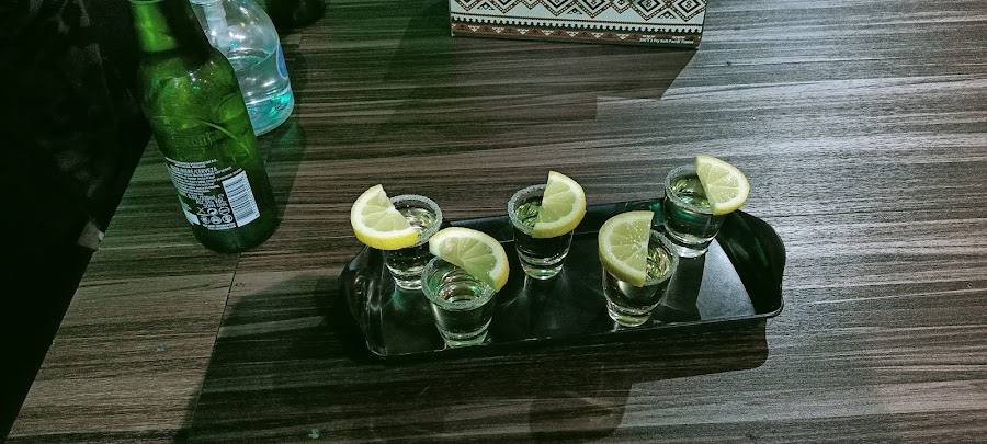 CLUB AFRO WOOD LOUNGE BAR — photo 2