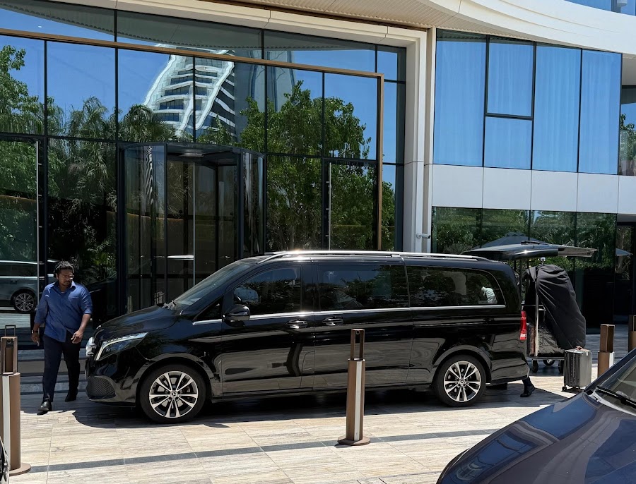 CalibRide - Rent a Car with Driver | Chauffeur Service Dubai — photo 2