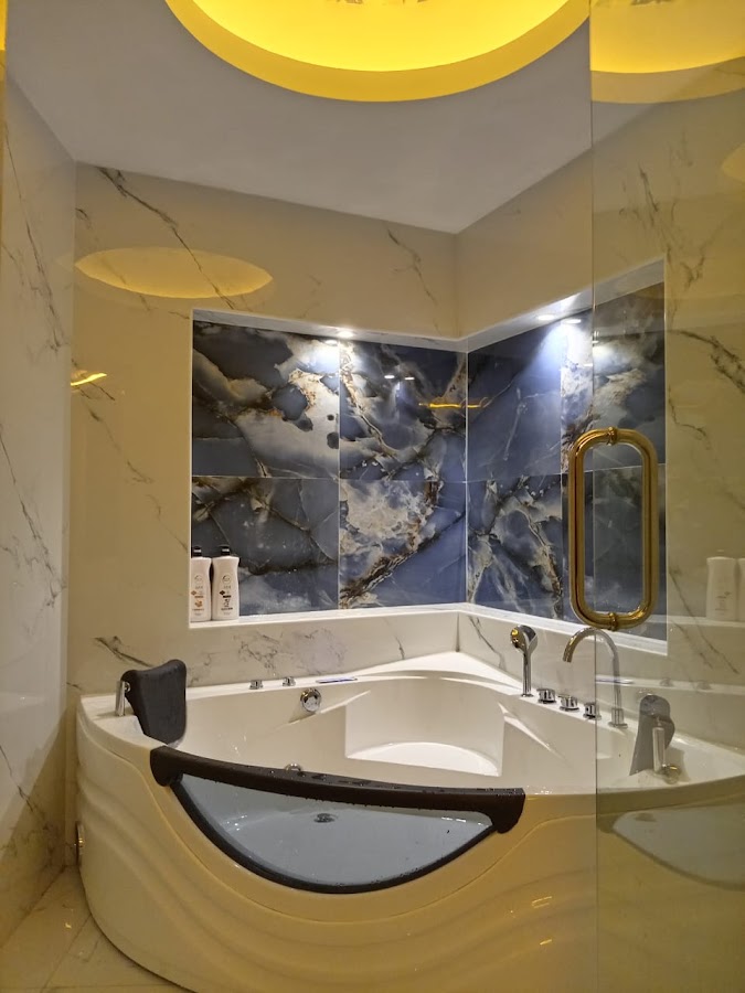 Holiday Spa Massage (City Seasons Suites Hotel)