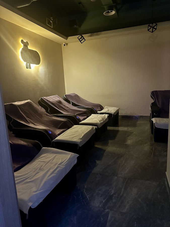 Just Relax health therapeutic massage JVC Dubai