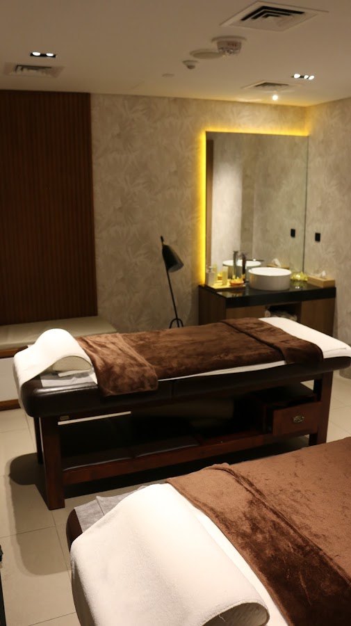 Versailles Spa - Hotel Aloft Dubai Airport