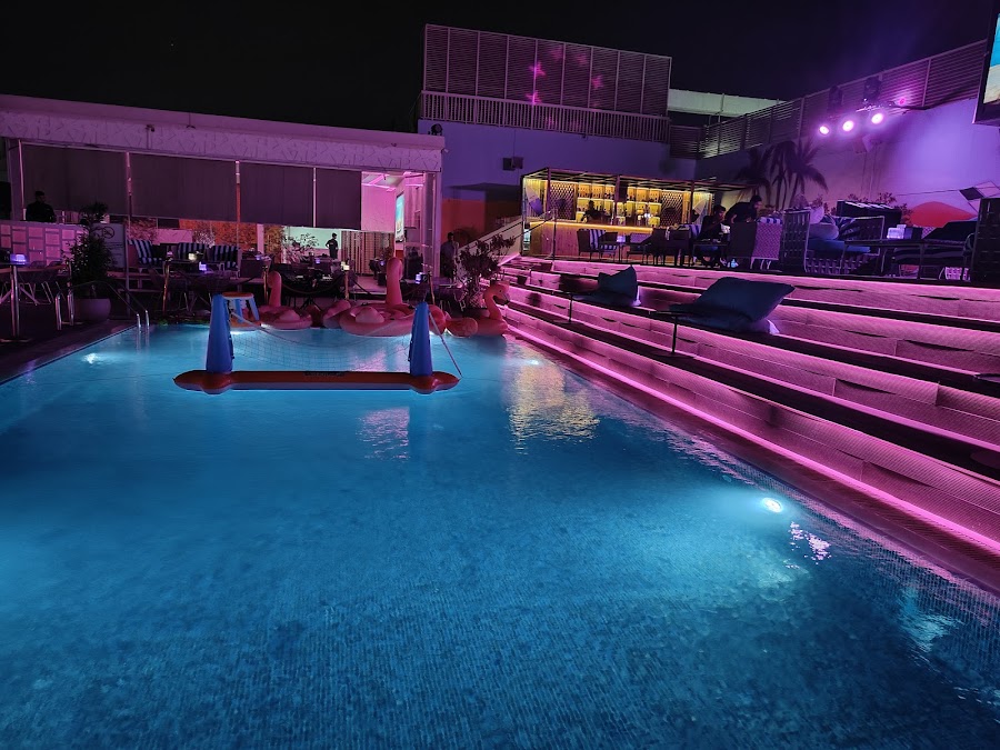 Estrellas Rooftop Lounge - Best Rooftop Lounge Dubai — photo 4