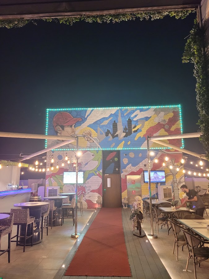 Upyard Rooftop Lounge — photo 3
