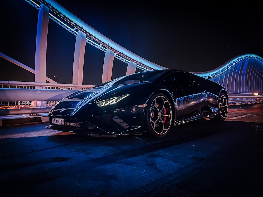 W Lounge - Luxury and Sports Car Rental