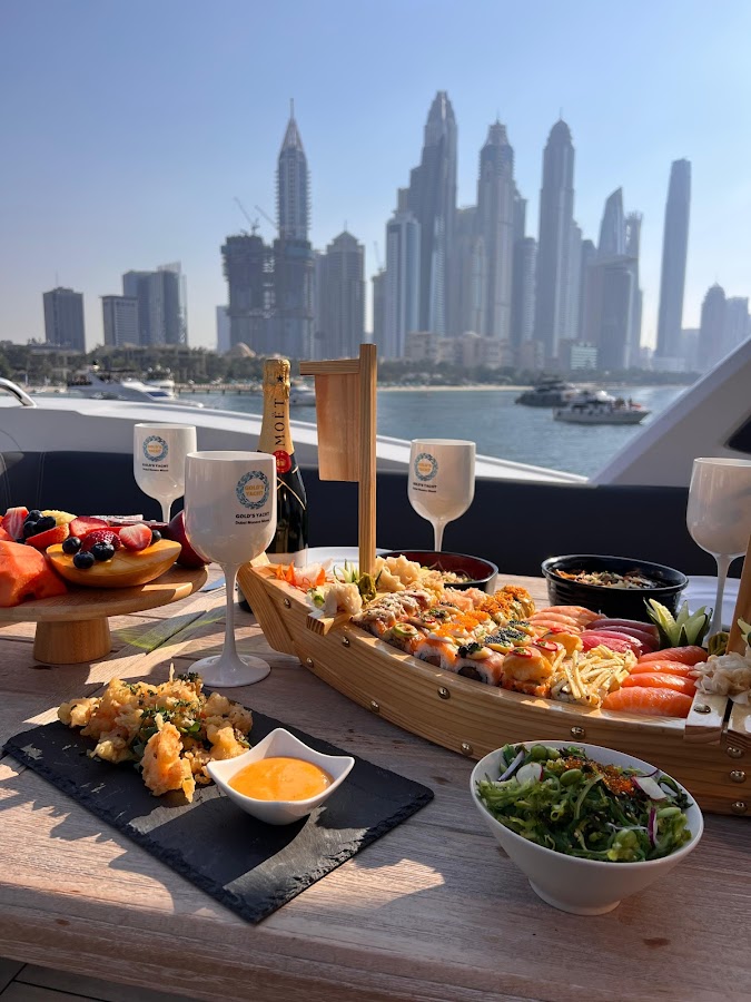Gold's Yacht - Yachts and Boats Rental in Dubai — photo 3