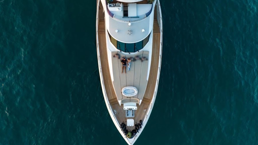 BluesquareYachts - Yacht rental Dubai