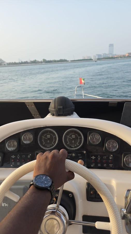 Dubai Boat Tour | Luxury Yacht Rental - Boat Ride Dubai — photo 4