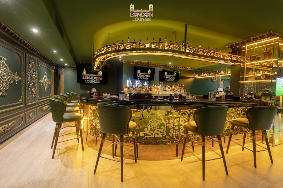 LONDON LOUNGE — photo 3