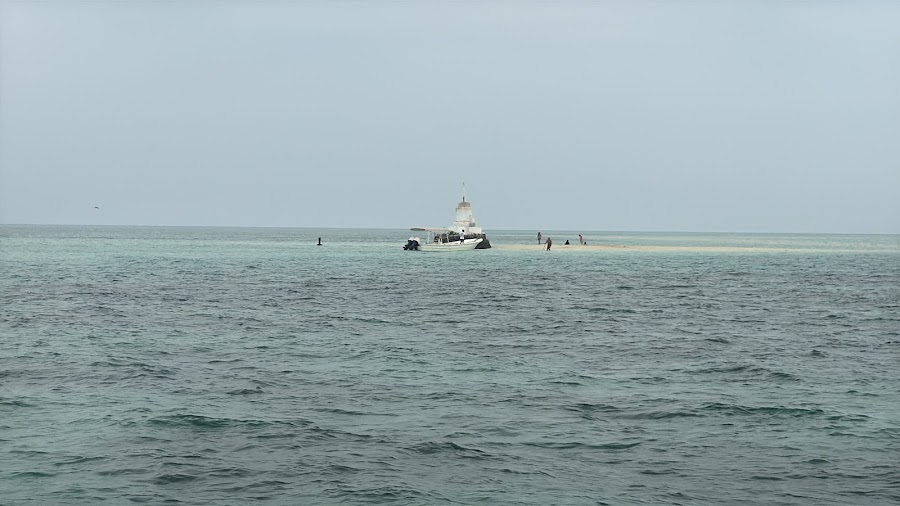 Lulis Yacht Charter W.L.L