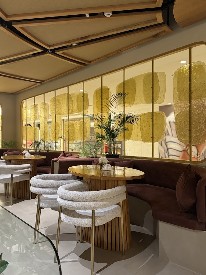 LUXAN CAFE — photo 3