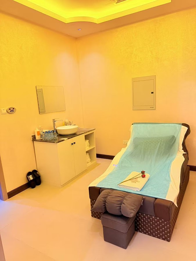 Crescent spa 12 massage Muscat